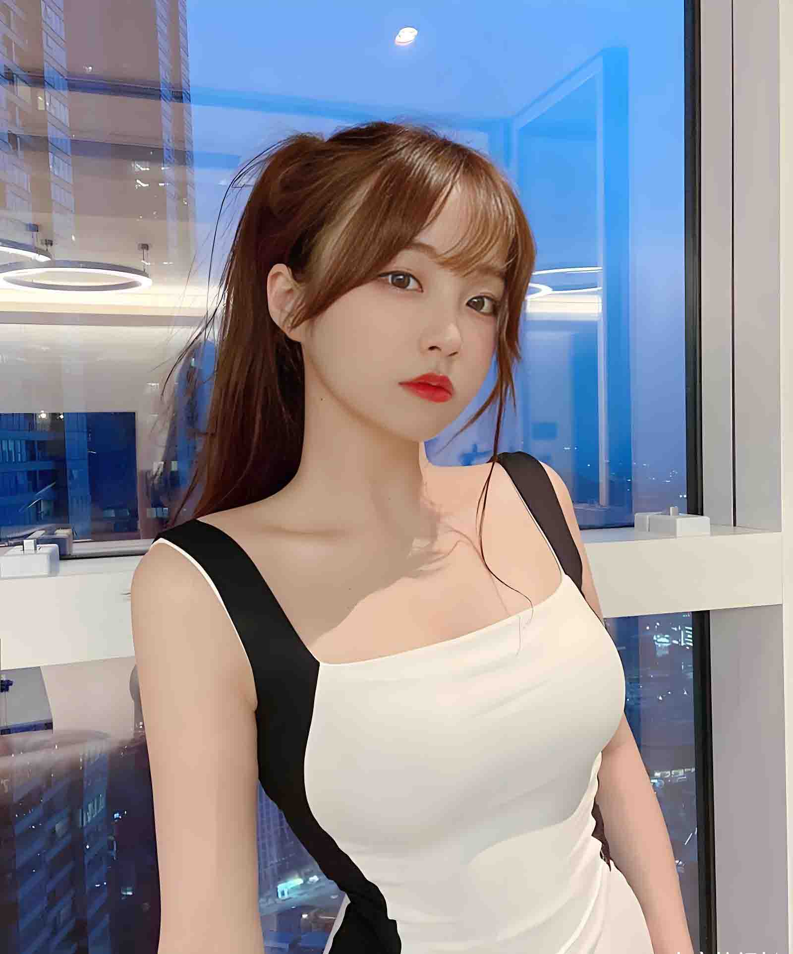 美术学院高颜值女大学生【江晓晓】不雅视频流出,多种情趣内衣大秀诱人胴体,高超口技榨取金主精华! 美术学院高颜值女大学生【江晓晓】不雅视频流出,多种情趣内衣大秀诱人胴体,高超口技榨取金主精华!