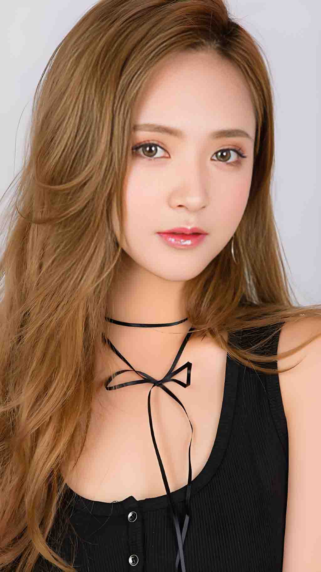 波波笑剧场，沈阳女脱口秀演员【莹莹】摸腿事件火爆全网，罪名“公共场所猥亵”行政拘留10天！